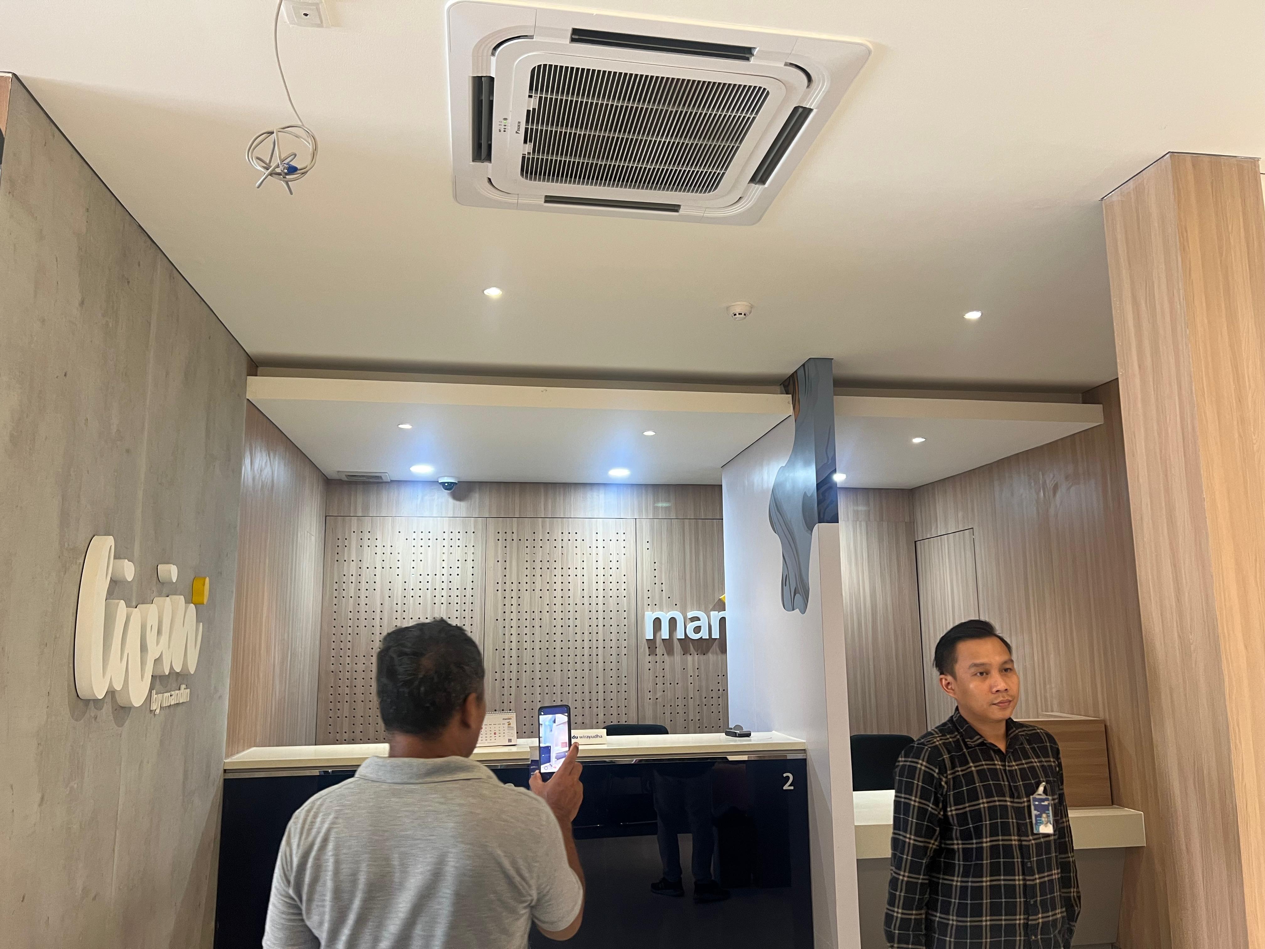 Interior Bank Mandiri